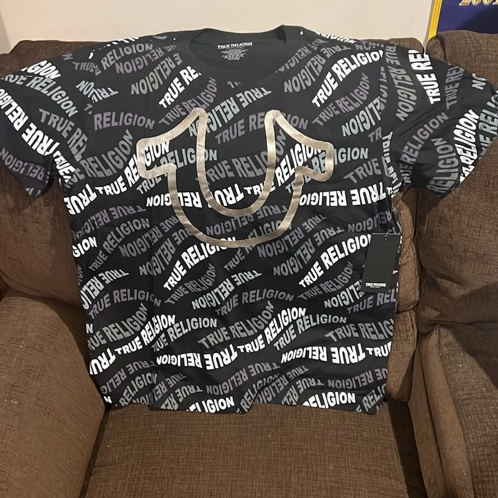 True Religion Black and White Logo Graphic Tee. Runs small. XL fits like L/M